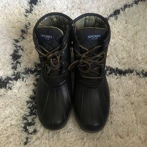‼️Women’s Sperry Quilted Duck Booties‼️